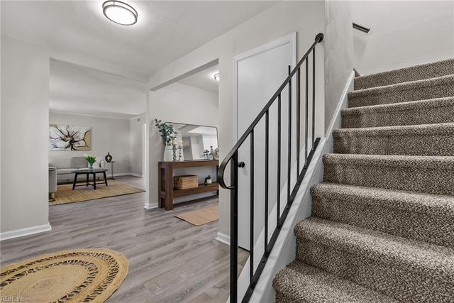 528 Woodlake Rd RD, Virginia Beach, VA 23452