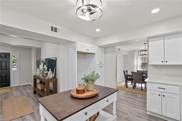 528 Woodlake Rd RD, Virginia Beach, VA 23452