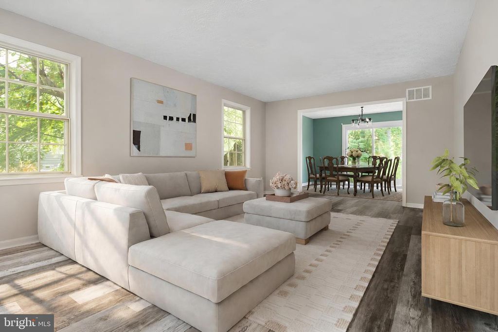Image 10 of property listing at 1647 HOMEWOOD RD, Annapolis, MD 21409