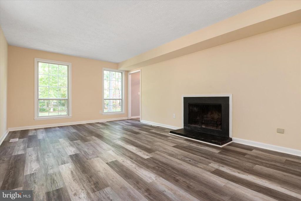 Image 15 of property listing at 1647 HOMEWOOD RD, Annapolis, MD 21409