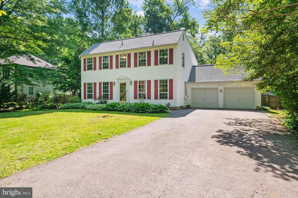 Image 2 of property listing at 1647 HOMEWOOD RD, Annapolis, MD 21409