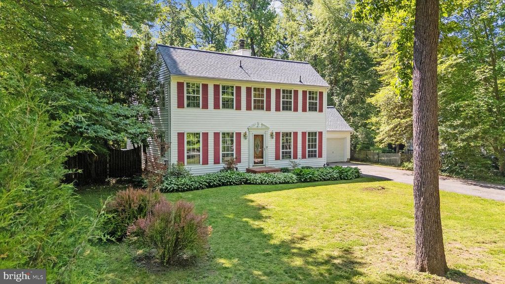 Image 3 of property listing at 1647 HOMEWOOD RD, Annapolis, MD 21409