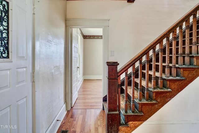 1427 Highway 93, Fall Branch, TN 37656