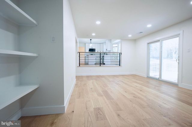 12453 WENDELL HOLMES RD, Herndon, VA 20171