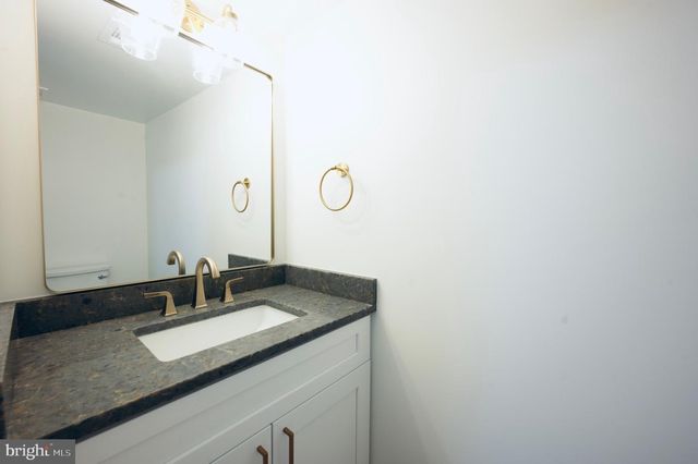 12453 WENDELL HOLMES RD, Herndon, VA 20171