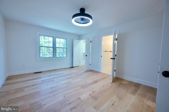 12453 WENDELL HOLMES RD, Herndon, VA 20171