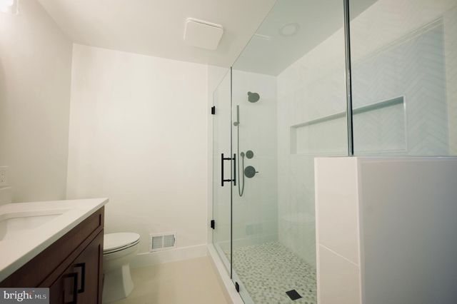 12453 WENDELL HOLMES RD, Herndon, VA 20171