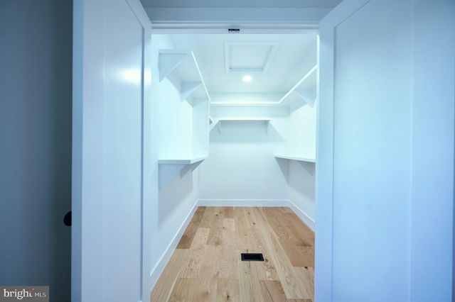 12453 WENDELL HOLMES RD, Herndon, VA 20171