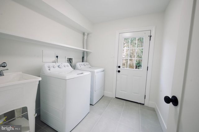 12453 WENDELL HOLMES RD, Herndon, VA 20171