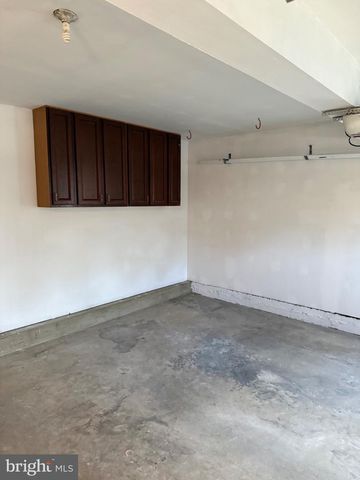 12453 WENDELL HOLMES RD, Herndon, VA 20171