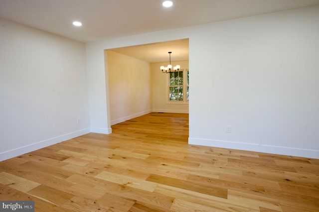 12453 WENDELL HOLMES RD, Herndon, VA 20171