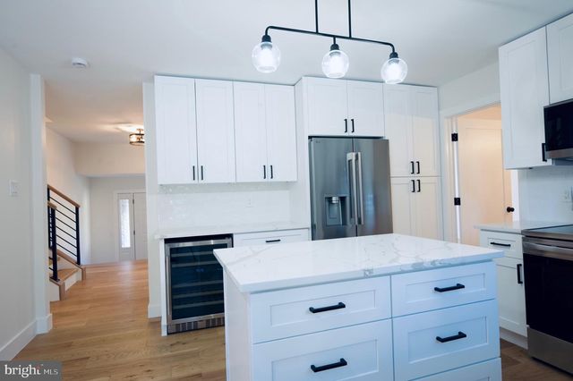 12453 WENDELL HOLMES RD, Herndon, VA 20171