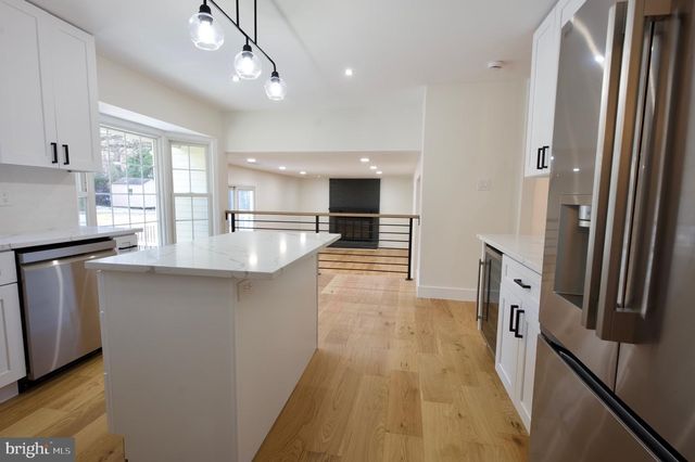 12453 WENDELL HOLMES RD, Herndon, VA 20171