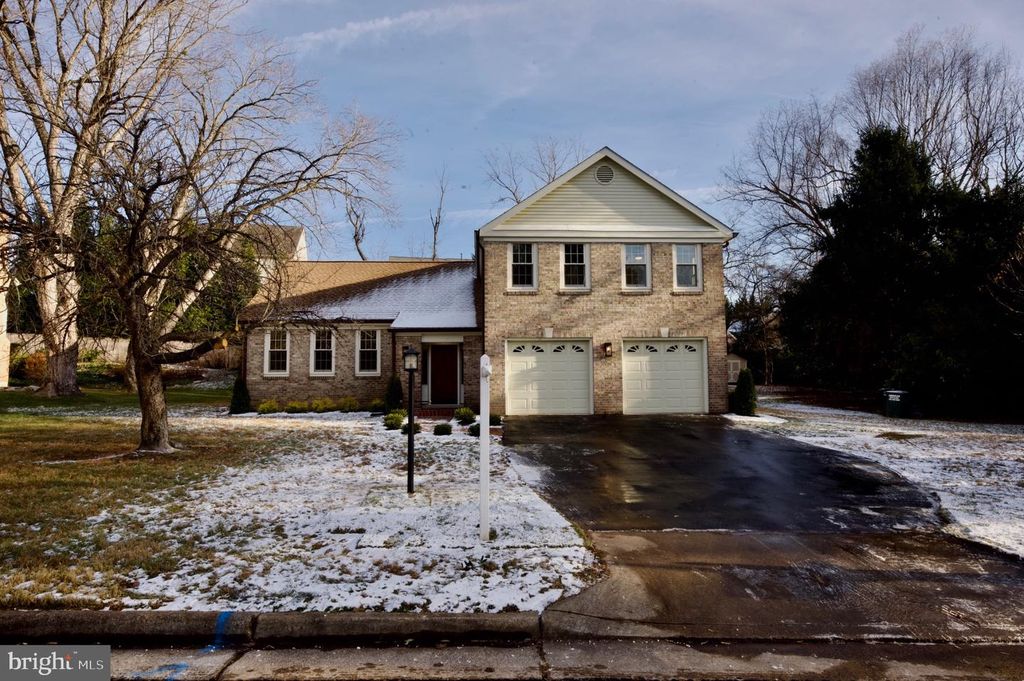 12453 WENDELL HOLMES RD, Herndon, VA 20171