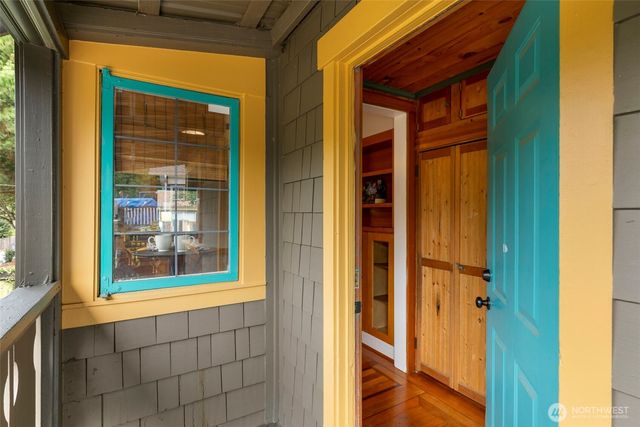 2010 Shamrock Drive NW, Bremerton, WA 98312