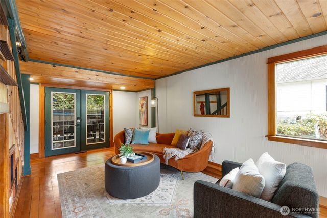 2010 Shamrock Drive NW, Bremerton, WA 98312