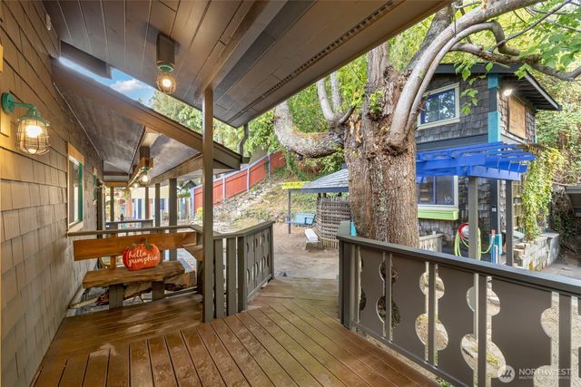 2010 Shamrock Drive NW, Bremerton, WA 98312