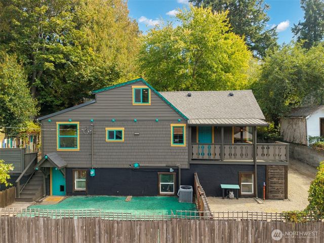 2010 Shamrock Drive NW, Bremerton, WA 98312