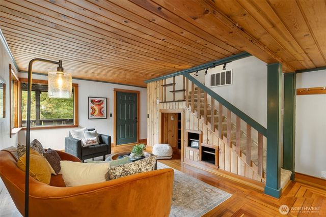 2010 Shamrock Drive NW, Bremerton, WA 98312