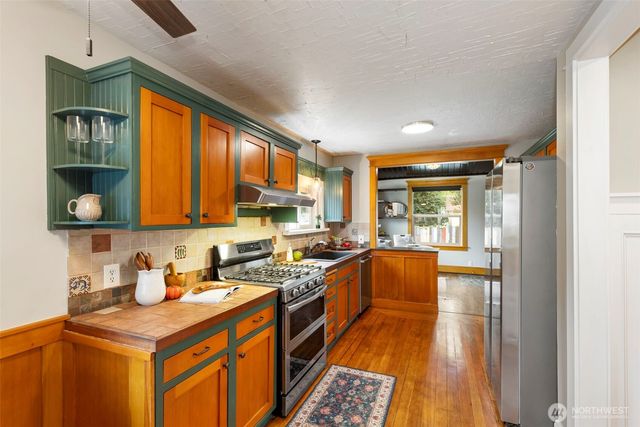 2010 Shamrock Drive NW, Bremerton, WA 98312