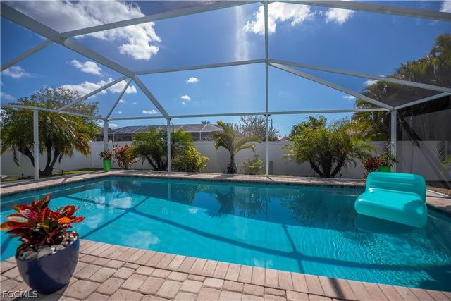 1814 SW 22nd TER, Cape Coral, FL 33991