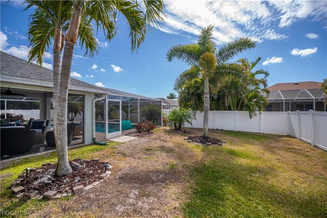 1814 SW 22nd TER, Cape Coral, FL 33991