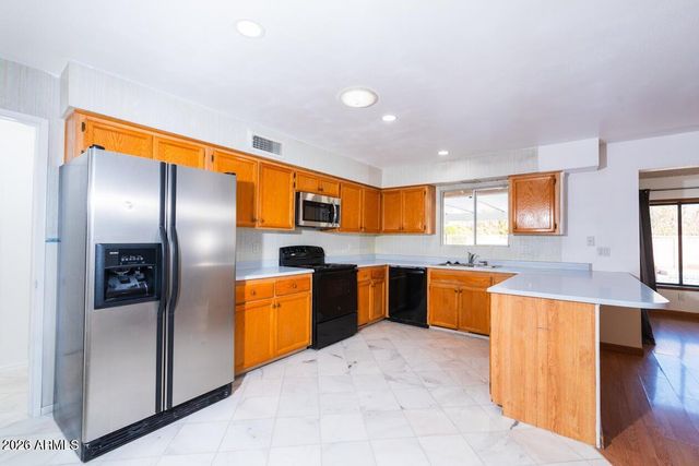 320 E ELLIS Drive, Tempe, AZ 85282