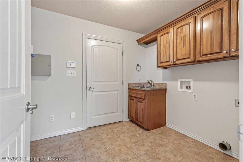 2710 Parkway Lane 2710 Parkway Lane