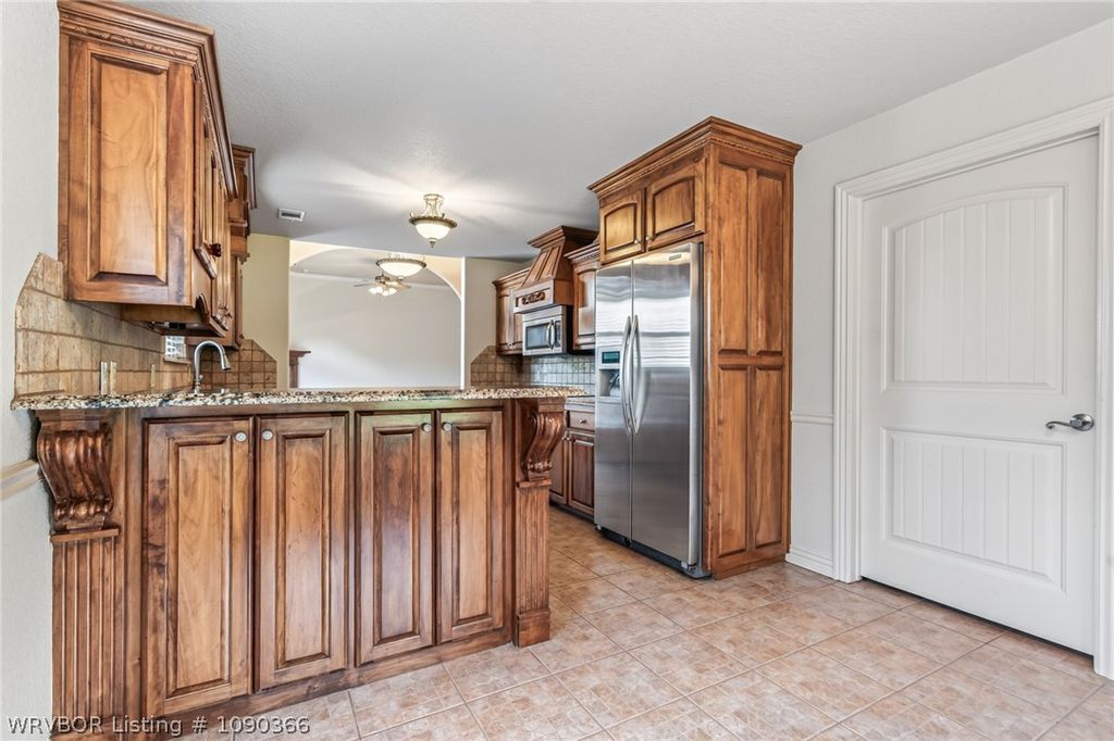 2710 Parkway Lane 2710 Parkway Lane