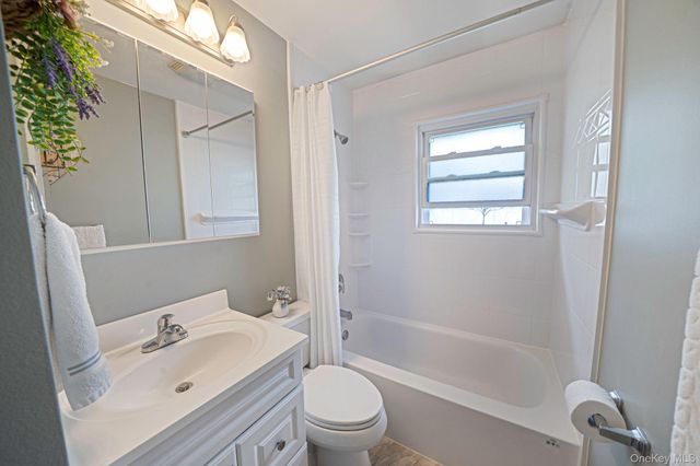 3114 Connecticut Avenue, Medford, NY 11763