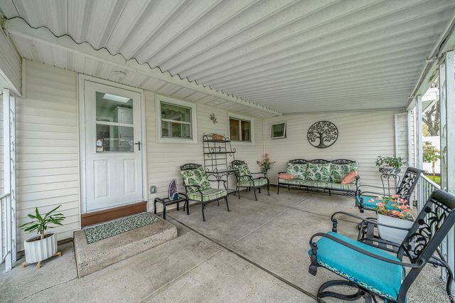 3114 Connecticut Avenue, Medford, NY 11763
