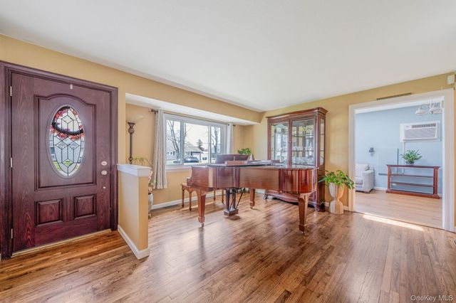 3114 Connecticut Avenue, Medford, NY 11763