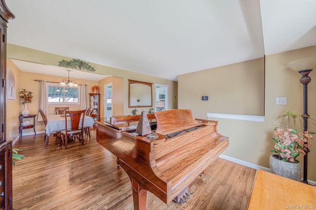 3114 Connecticut Avenue, Medford, NY 11763