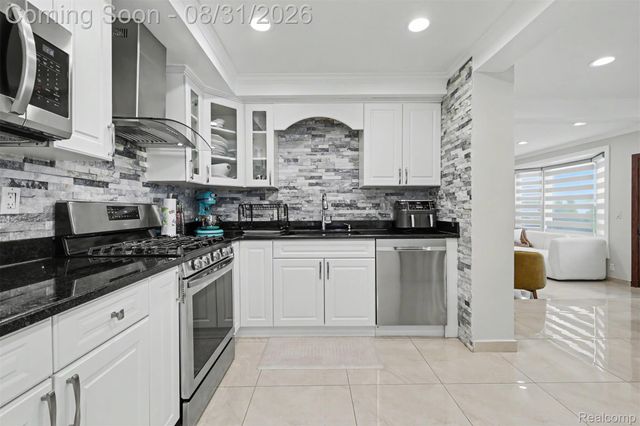 546 Nightingale Street, Dearborn, MI 48128