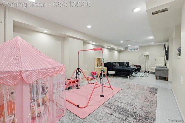 546 Nightingale Street, Dearborn, MI 48128