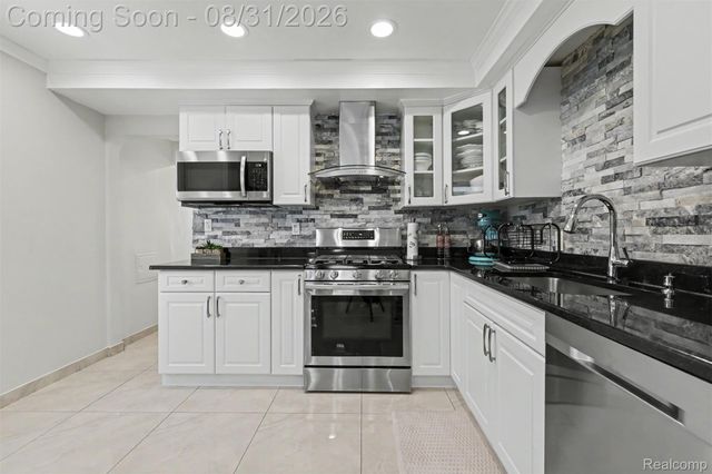 546 Nightingale Street, Dearborn, MI 48128