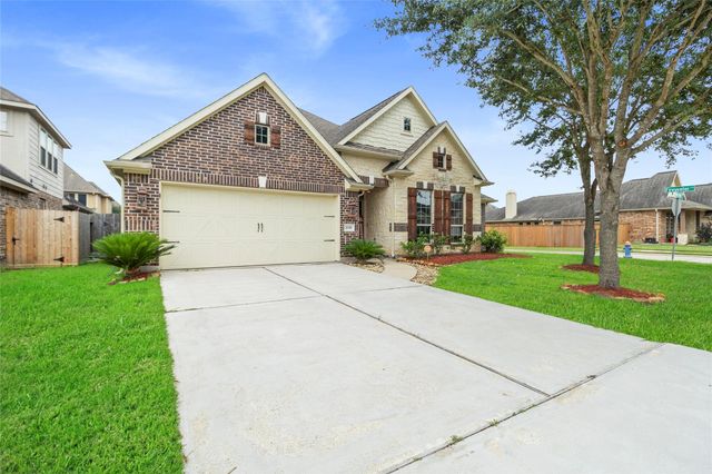 2102 Rolling Fog Drive, Pearland, TX 77584