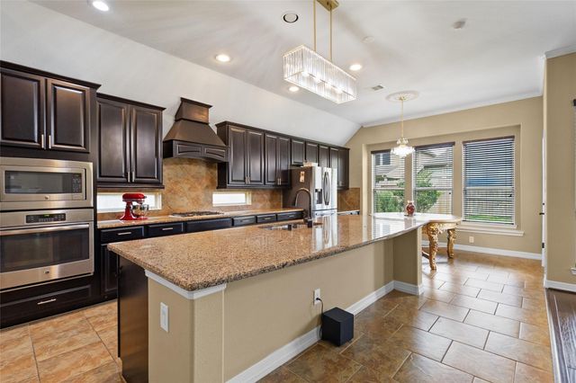 2102 Rolling Fog Drive, Pearland, TX 77584