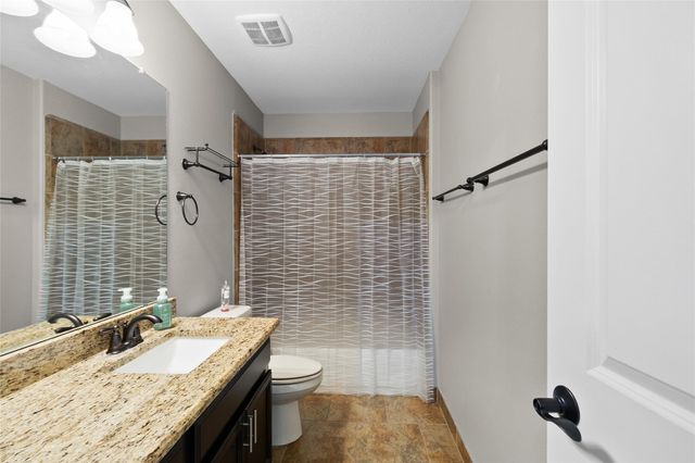 2102 Rolling Fog Drive, Pearland, TX 77584