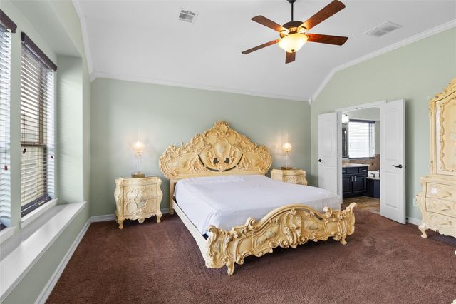2102 Rolling Fog Drive, Pearland, TX 77584