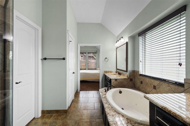 2102 Rolling Fog Drive, Pearland, TX 77584