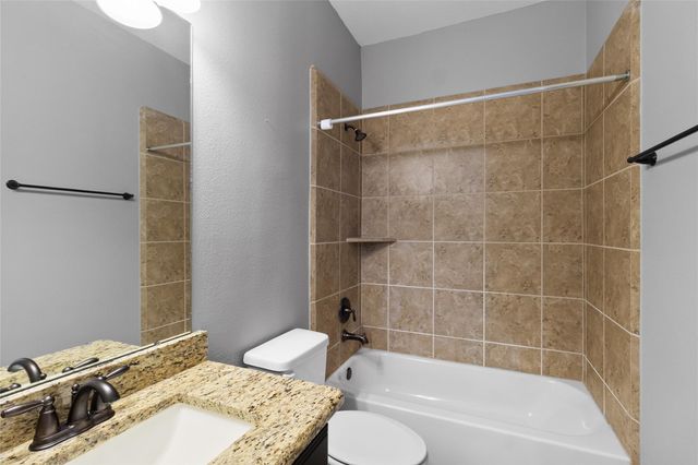 2102 Rolling Fog Drive, Pearland, TX 77584