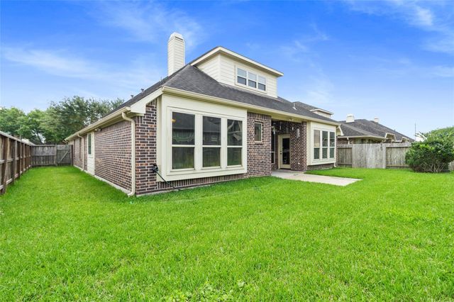 2102 Rolling Fog Drive, Pearland, TX 77584