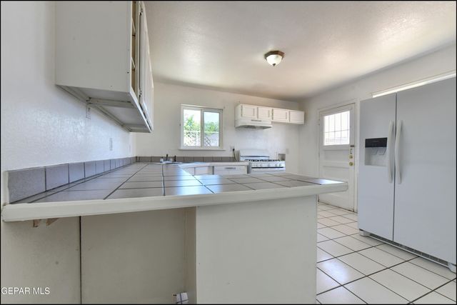 9402 MONTGOMERY Drive, El Paso, TX 79924