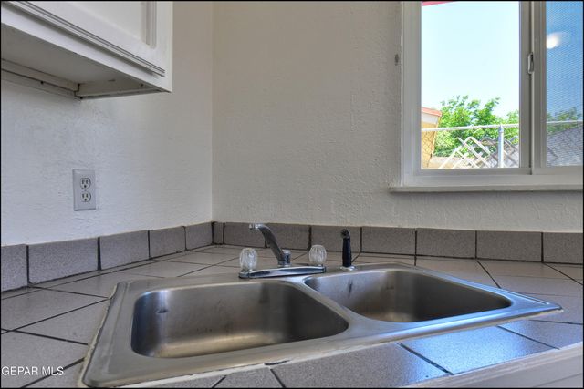 9402 MONTGOMERY Drive, El Paso, TX 79924