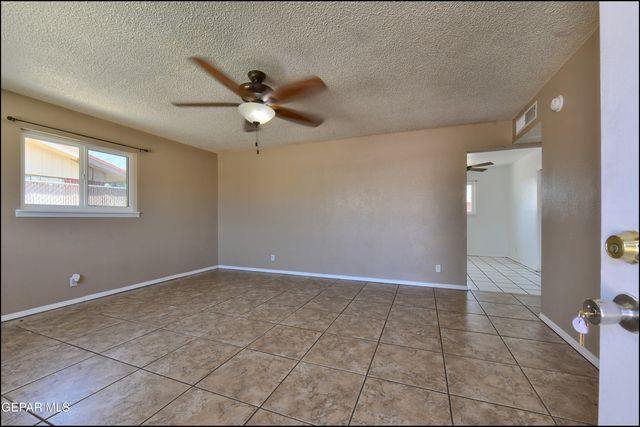 9402 MONTGOMERY Drive, El Paso, TX 79924
