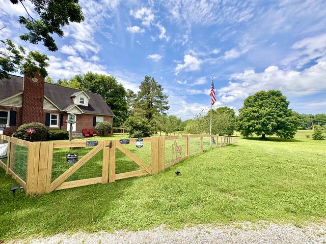 1804 Highway 52, E, Portland, TN 37148