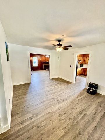 1804 Highway 52, E, Portland, TN 37148