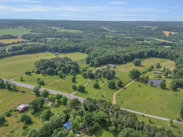 1804 Highway 52, E, Portland, TN 37148