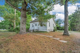 12204 Ladue Road, St Louis, MO 63141